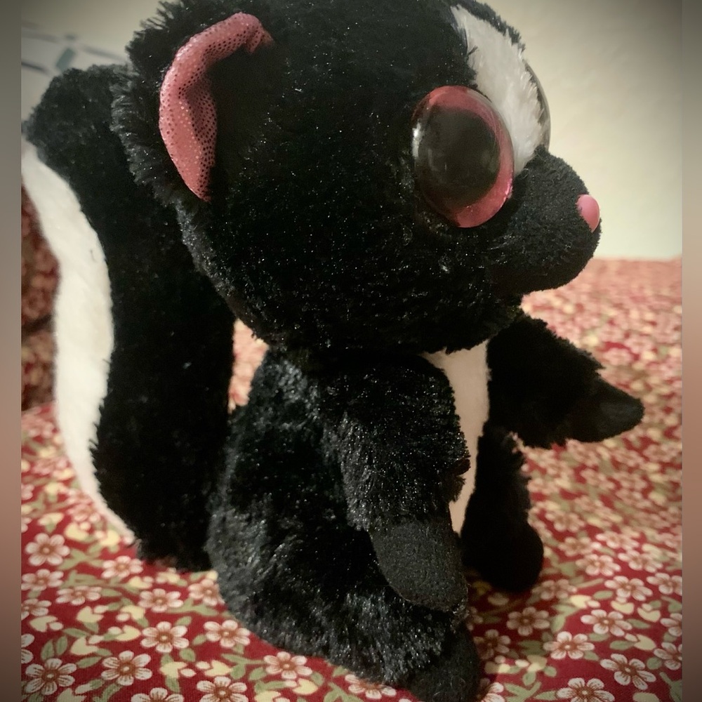 TY Beanie Boos - FLORA the Skunk (Glitter Eyes) Small 6" Plush - Picture 6 of 12